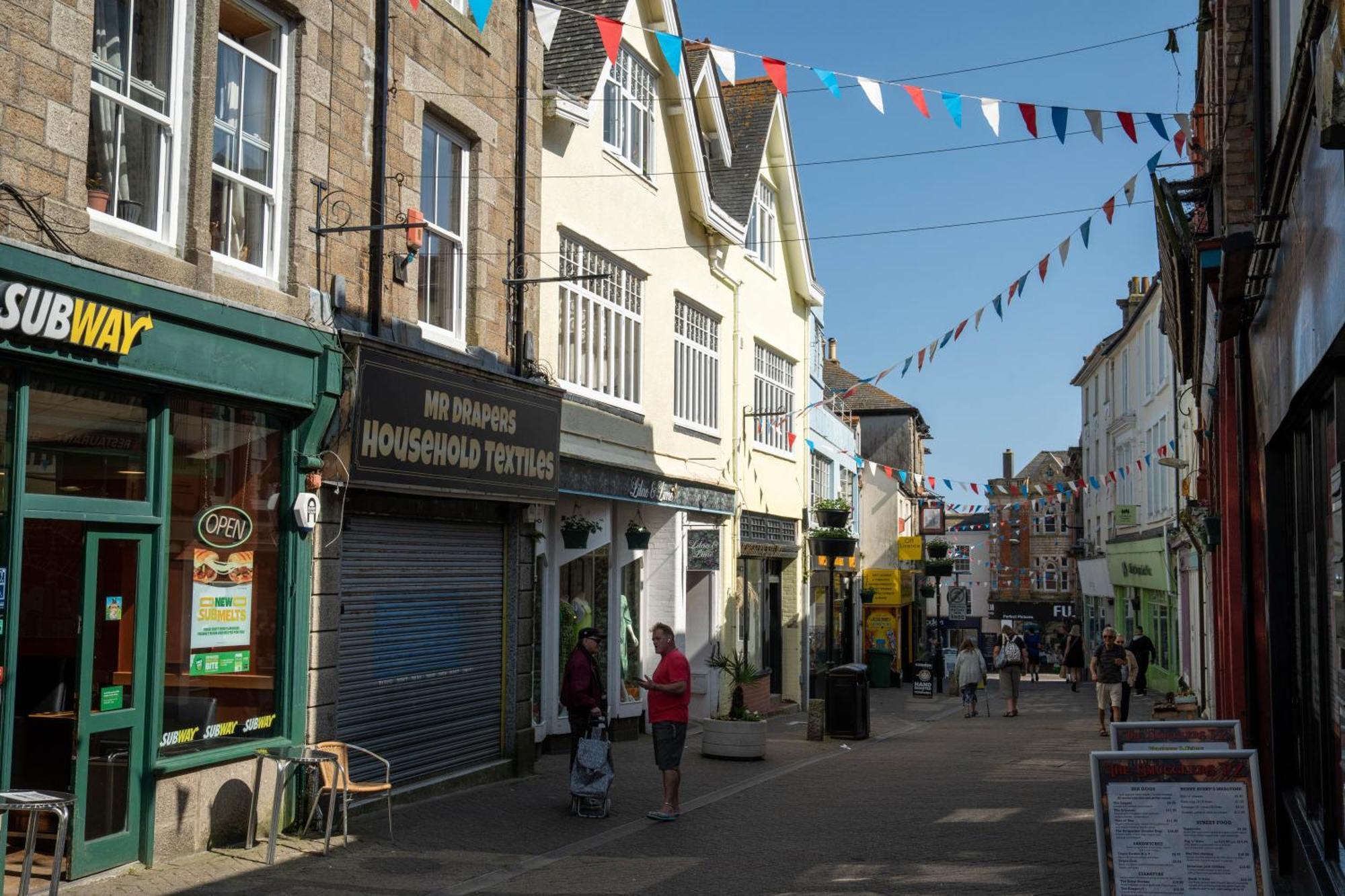 Modern One Bedroom In Penzance